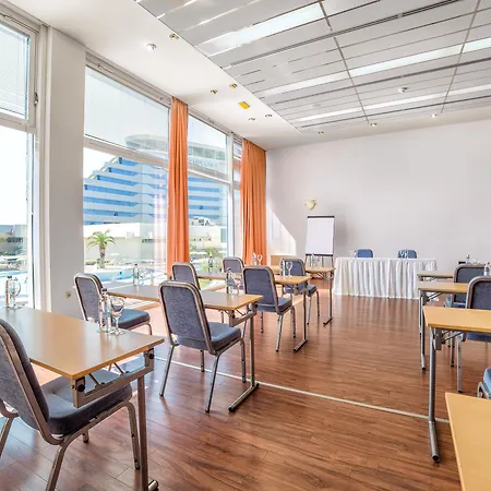 Olympia Hotel 4*