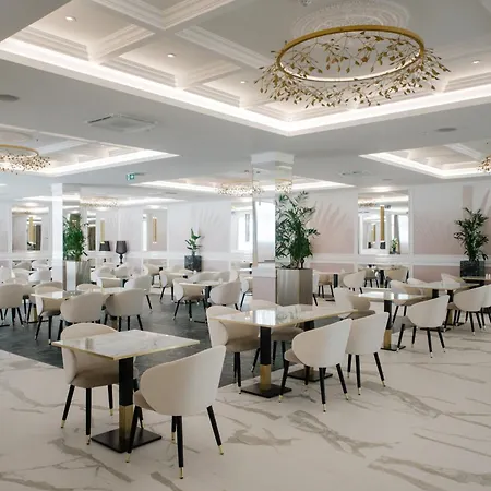 Olympia 4*