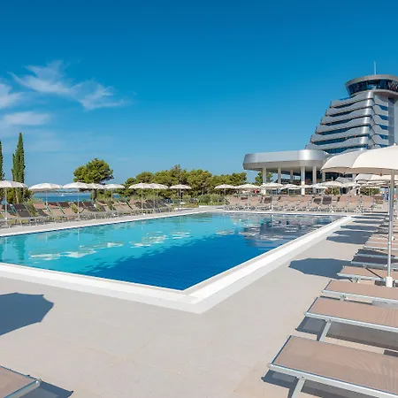 Olympia Hotel 4*